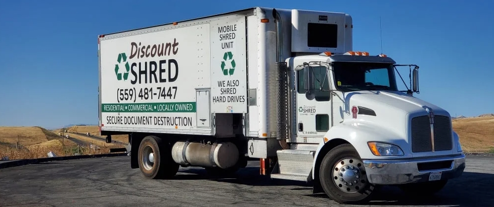 Discount Shred truck in parking lot